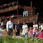 Отель Natur- & Wanderhotel Tuxertal Тукс