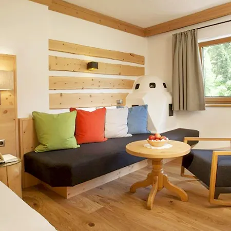 Natur- & Wanderhotel Tuxertal 4* Tux