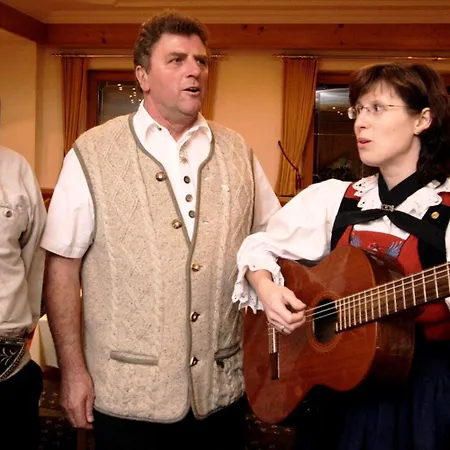 Natur- & Wanderhotel Tuxertal Hotel Tux