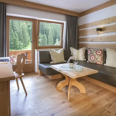 מלון Natur- & Wanderhotel Tuxertal טוקס