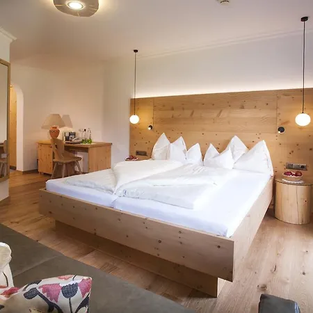 מלון Natur- & Wanderhotel Tuxertal טוקס