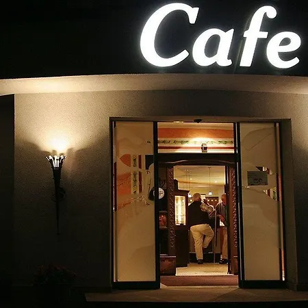 Natur- & Wanderhotel Tuxertal 4* טוקס