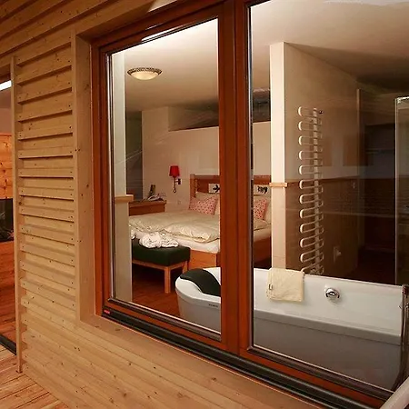 Natur- & Wanderhotel Tuxertal 4*