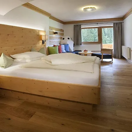 מלון Natur- & Wanderhotel Tuxertal טוקס