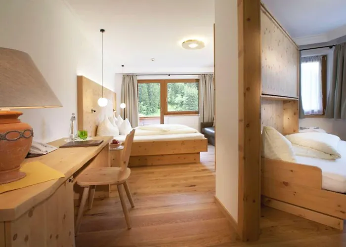 Natur- & Wanderhotel Tuxertal Tux