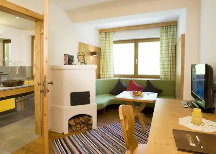 Natur- & Wanderhotel Tuxertal 4* Tux