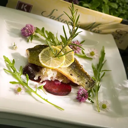 Natur- & Wanderhotel Tuxertal 4* 턱스