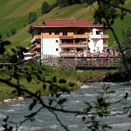 Natur-&wanderhotel Tuxertal