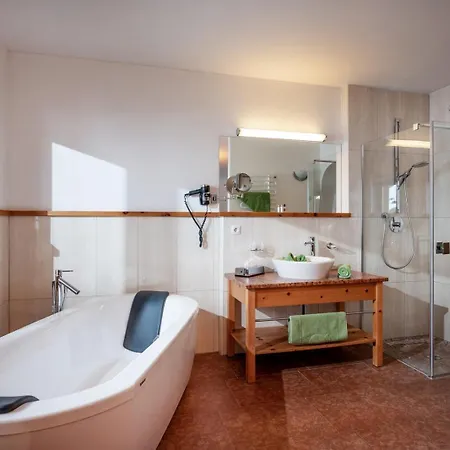 Natur-&wanderhotel Tuxertal Tux