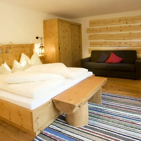 Natur- & Wanderhotel Tuxertal Szálloda 4*