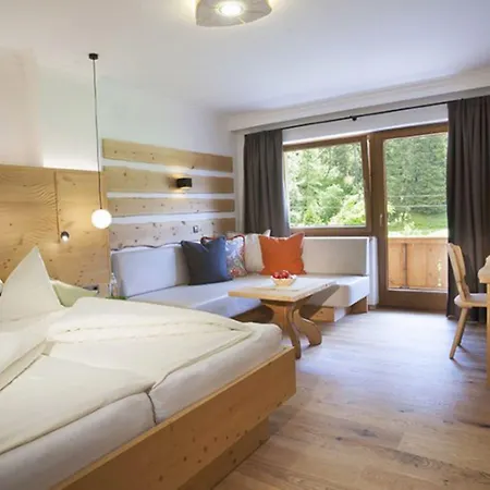Szálloda Natur- & Wanderhotel Tuxertal 4*