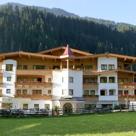 Natur- & Wanderhotel Tuxertal Szálloda