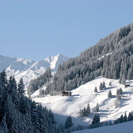 Natur- & Wanderhotel Tuxertal 4*