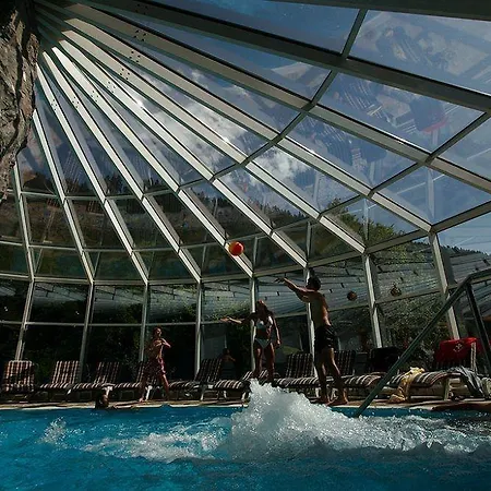 Natur- & Wanderhotel Tuxertal Szálloda 4*