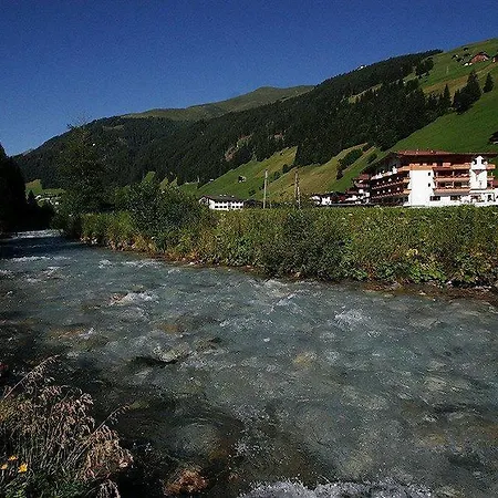 Szálloda Natur- & Wanderhotel Tuxertal Tux
